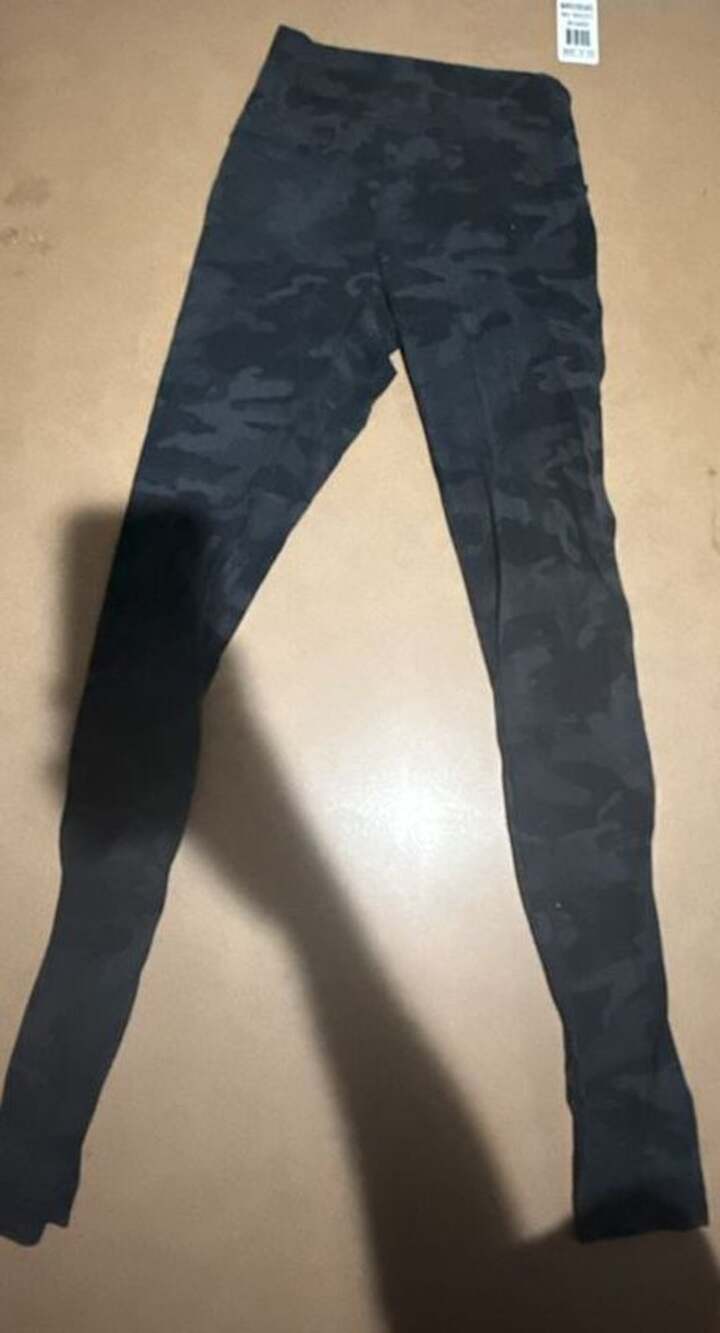 Lululemon Wunder Train High-Rise Tight Size 4 Black Camo Leggings